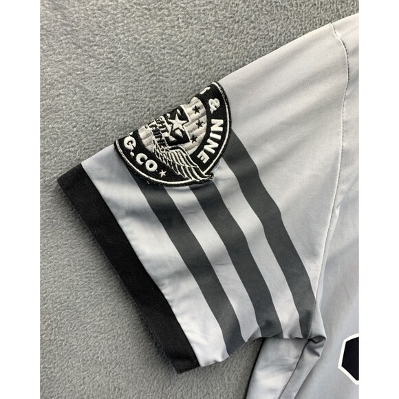 Eight & Nine MFG Co  Graphic Tee Shirt Juice Earn It Tupac 2Pac crewneck Vtg - Picture 9 of 16